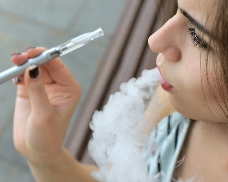 18 души са починали в САЩ заради електронна цигара