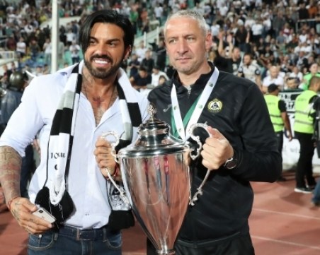 Благо Джизъса се връща във футбола