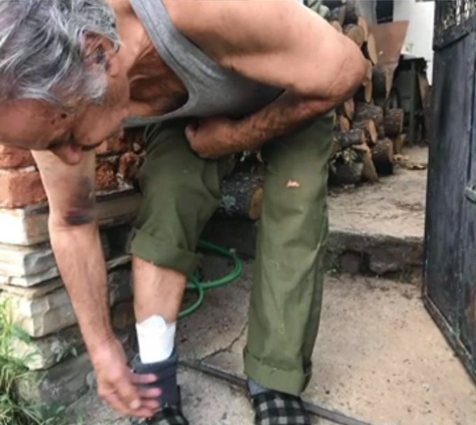 Обирджии пребиха жестоко пенсионери с дървени колове в Казанлъшко