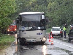 Тежка катастрофа между автобус и кола в Благоевградско