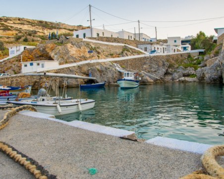 500 евро месечно, безплатна храна и квартира – гръцки остров си търси жители