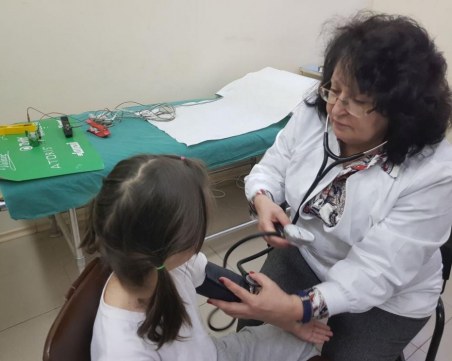 Проф. Кантарджиев: Атакуват ни риновирусите, очакваме взривове в градини и училища