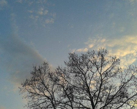 Слана сутрин, дъжд след обед, градусите падат под 18