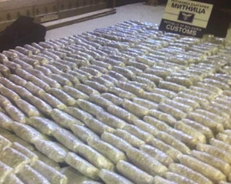 Спипаха мъж с канабис за 9 милиона евро