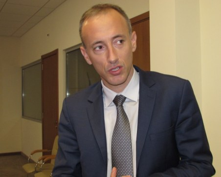 Министър Вълчев: Търсим кой пусна слуха, че се отнемат деца от училищата