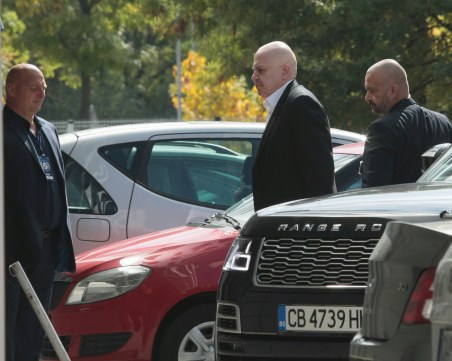 Слави Трифонов в юридически спор с проф. Огнян Герджиков