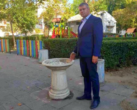 Стоян Алексиев възстановява и прави нови чешми в кварталните аркове в район 