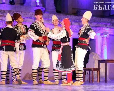 Уникален спектакъл на ансамбъл 