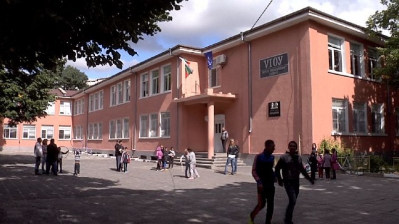 Роми опразниха няколко училища заради слух за отнемане на деца