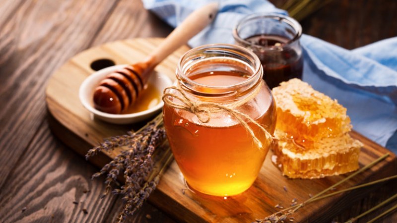 Какво се случва, ако хапваме лъжичка мед всеки ден?