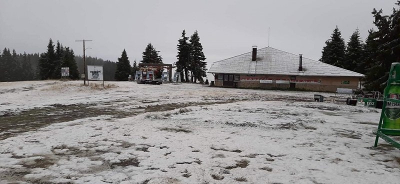 Първи сняг падна в Пампорово