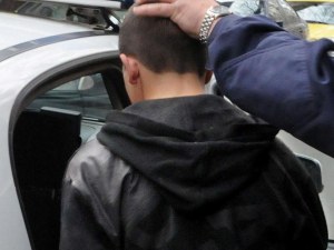 11-годишно дете обра книжарница в Момчилград