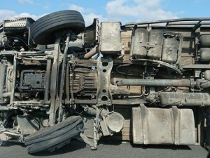 Пиян шофьор обърна камион, пълен с прасета на АМ Тракия