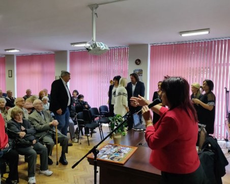 Стефка Костадинова идва за 70-годишнината на Спортното училище