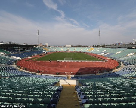 Агенти под прикритие гледат мача България – Англия