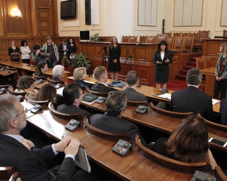 Парламентът към Северна Македония: Подкрепяме ви за ЕС, но се отказвате от българофобията