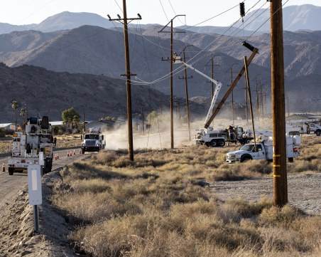 Превантивно! Спряха тока на половин милион домакинства, за да не възникнат пожари