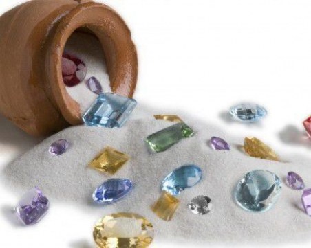 Скритите послания на рождените скъпоценни камъни