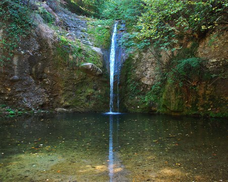 Водопад Лястовичи вир - леснодостъпна дестинация на 40 минути от Пловдив