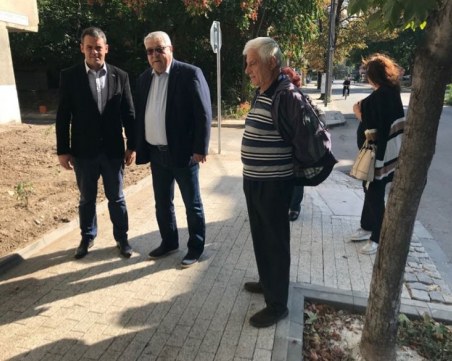 Жители на ул. 