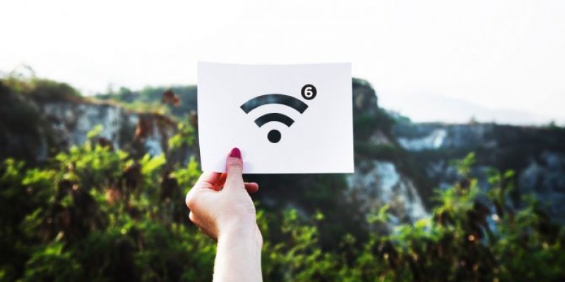 Какво не трябва да правите, ако сте свързани с публичен Wi-Fi