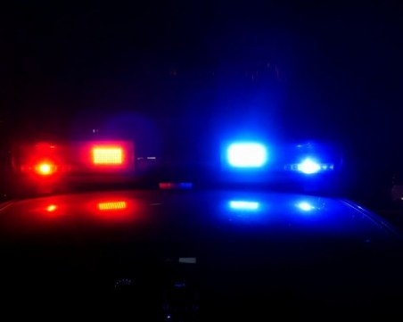 Мъртвопияни с ауди се обърнаха по таван край Враца