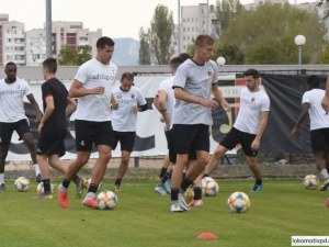 Четирима юноши се готвиха с мъжкия отбор на Локо
