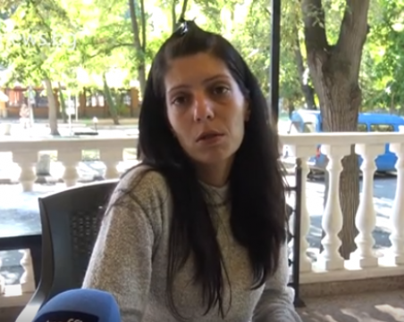 Съмнителна имотна сделка остави двама души без дом! Изведоха ги принудително от къщата им