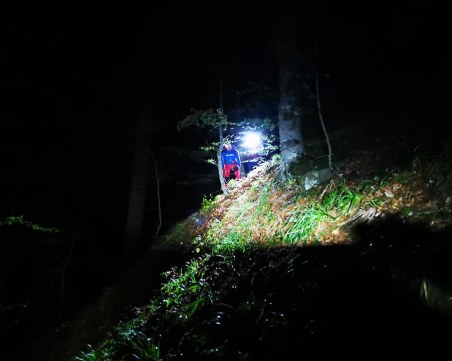 Среднощна спасителна акция: Мъж падна от 15-метров водопад край хижа 