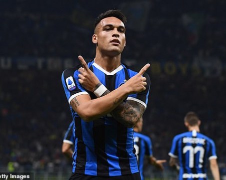 Мбапе и двама англичани в списъка на Барса за заместник на Суарес