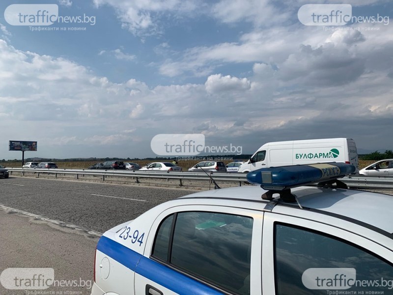Два камиона се удариха на магистралата край Пловдив, движението е затруднено