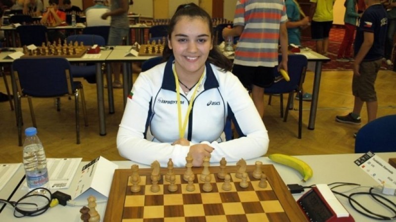 Вики Радева 16-а на световното по шах