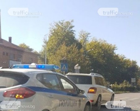 Два мерцедеса се удариха заради предимство на пешеходец в Пловдив
