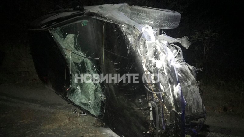 Кола се преобърна на пътя София-Бургас! Двама са в болница