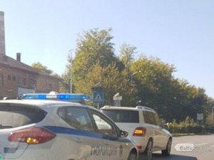 Два мерцедеса се удариха заради предимство на пешеходец в Пловдив