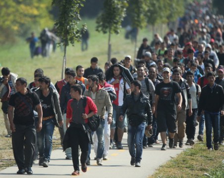 България взе 300 милиона евро от ЕС за шест миграционни центъра