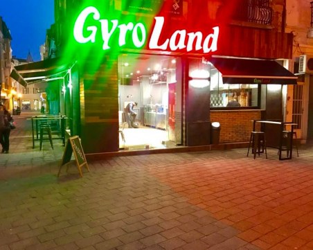 Гиросите в Пловдив пак в крачка: Отърваха глоба за работното време заради калпав акт