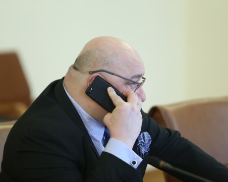 Кралев контра на президента: Пита дали подкрепя корупцията в спорта