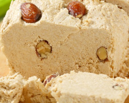 Проверки в училище: Бисквити и халва с палмово олио иззеха от БАБХ