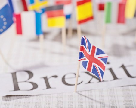 Брекзит на финал, преговорите продължават днес