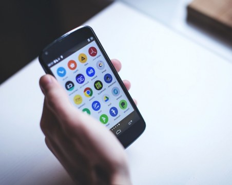 КНСБ: Работниците трябва да имат право да си изключват телефоните