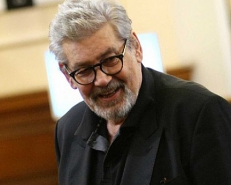 Ламбо диша самостоятелно, близките му се надяват да го екстубират