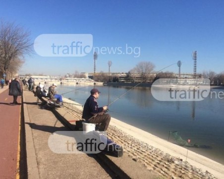 Рибари окупират Гребната база в Пловдив днес