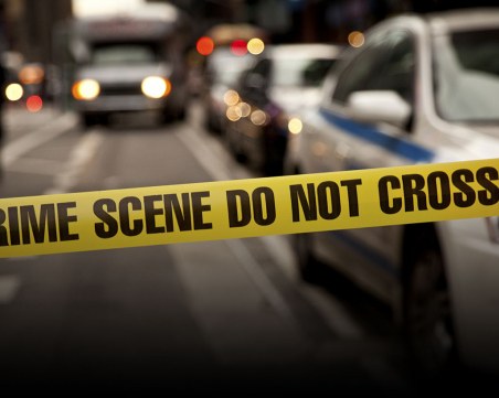 Синът на холивудски актьор уби майка си, полицаи го застреляха