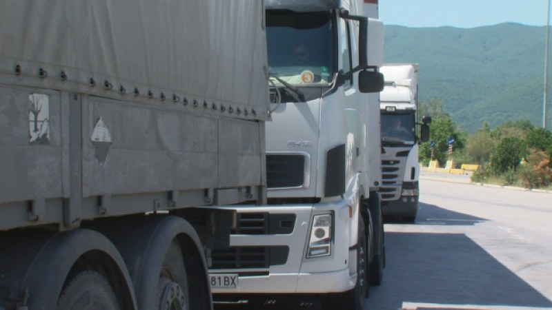 Два камиона катастрофираха на пътя Русе-Бяла, има пострадал