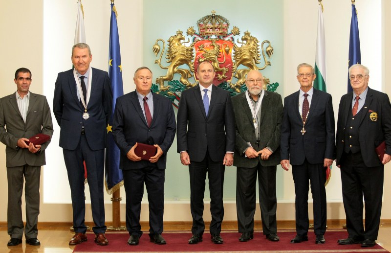 Президентът отличи с ордени баскетболната легенда Голомеев и още петима успели българи