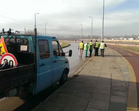 Чистят шахтите в Пловдив по график! Вижте къде да не паркирате
