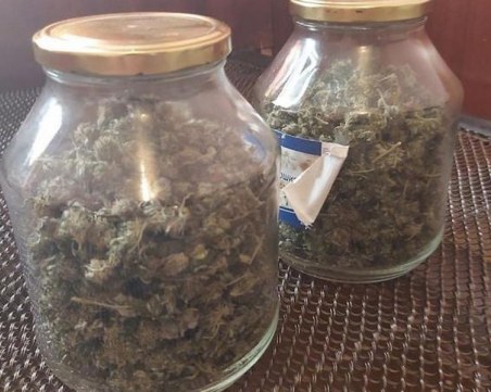Акция в Бургас! Намериха марихуана за над 2000 лв.