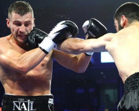 Артур Бетербиев, тръгнал от Ботев Пловдив, с още една световна титла в професионалния бокс