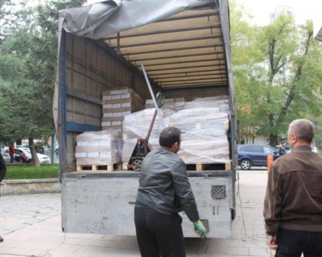 Бюлетините за изборите тръгват към областните градове, МВР ги ескортира